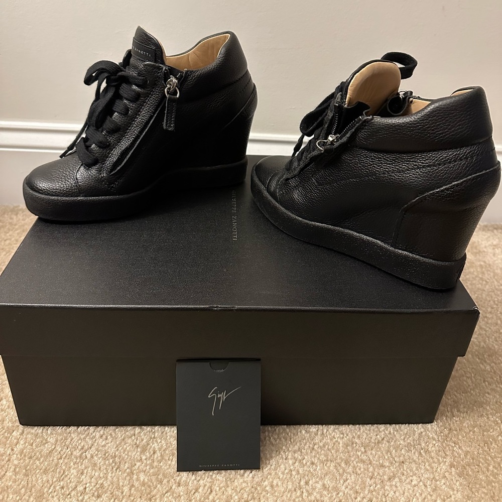Giuseppe Zanotti Lamay Lorenz Arena